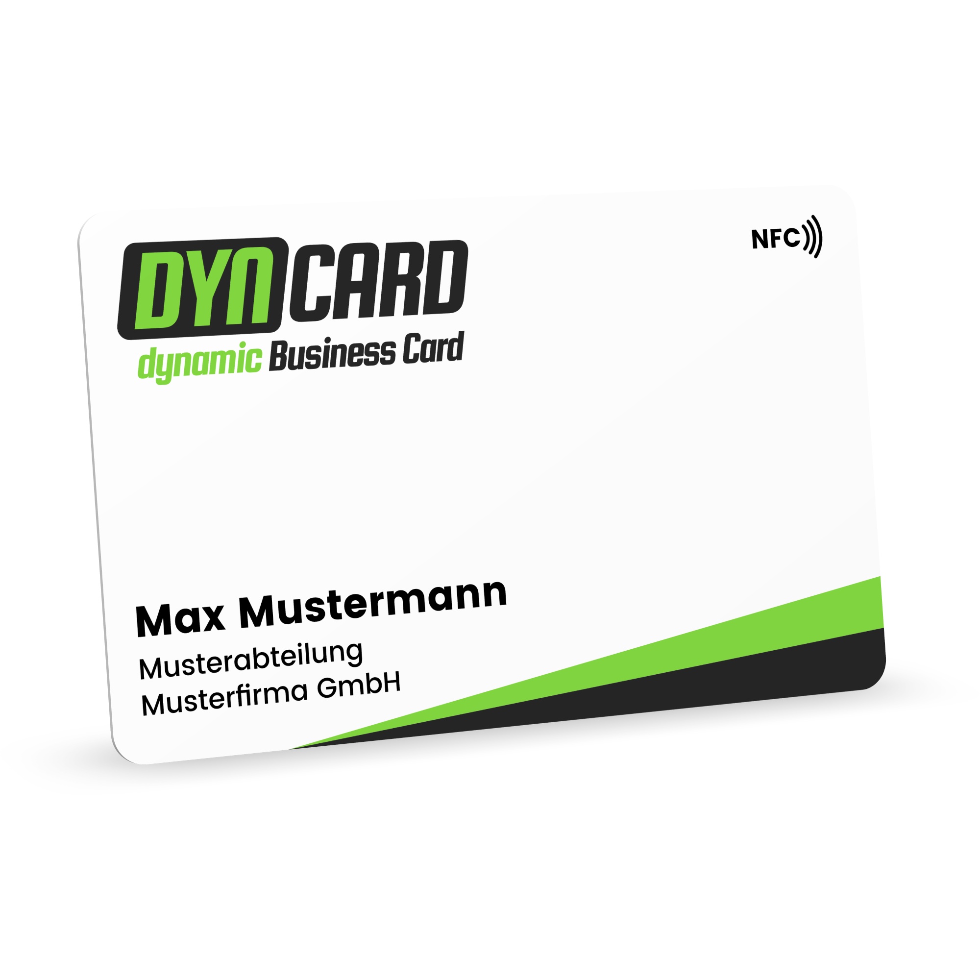 Schrägansicht der weissen Karte im Scheckkartenformat mit DYNCARD-Logo, NFC-Symbol sowie Beispieldaten für Name und Firma vor neutralem weissem Hintergrund.