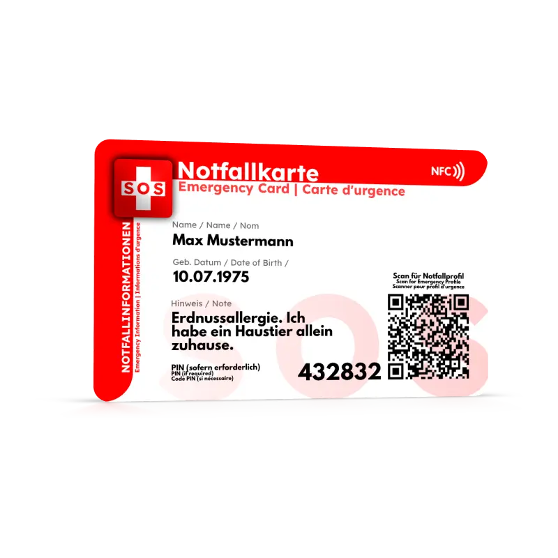 Rot-weisse Notfallkarte im Scheckkartenformat mit SOS-Symbol, NFC-Zeichen und QR-Code vor schwarzem Hintergrund. Aufgedruckt sind beispielhafte Notfalldaten mit Name, Geburtsdatum, Hinweistext und PIN.