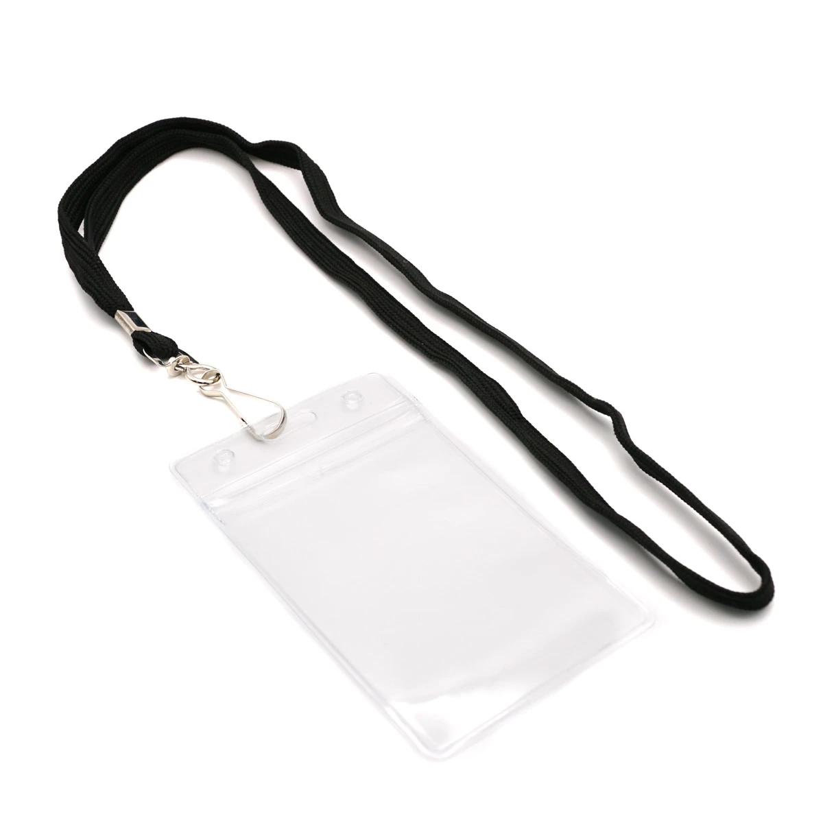 Ein schwarzes Nylon-Lanyard mit Metallkarabiner und einem befestigten, durchsichtigen Ausweis- und Kartenhalter im Hochformat liegt auf weissem Hintergrund.