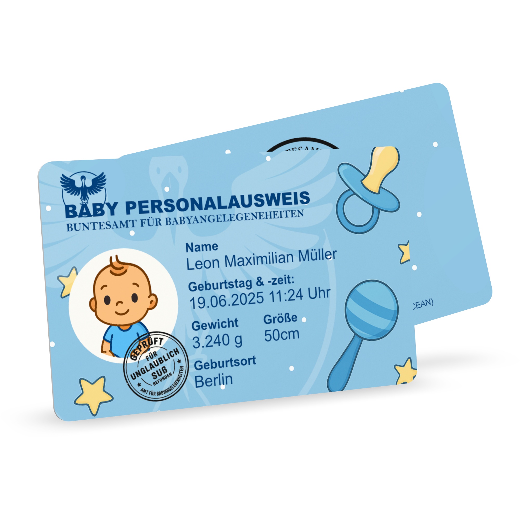 Hellblauer Baby-Personalausweis, der leicht versetzt Vorder- und Rückseite zeigt.